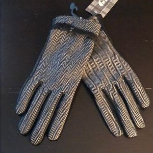 Black Gloves - Chevron and belt detail